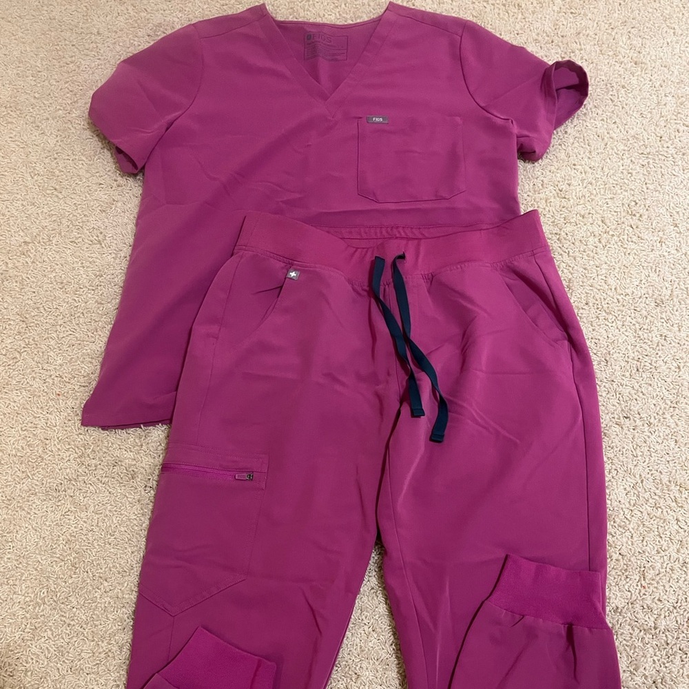 Figs Scrub Set